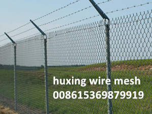 6FT 7FT 8FT Galvanized Diamond Mesh Chain Link Fence with 3 Strand Barbed Wire